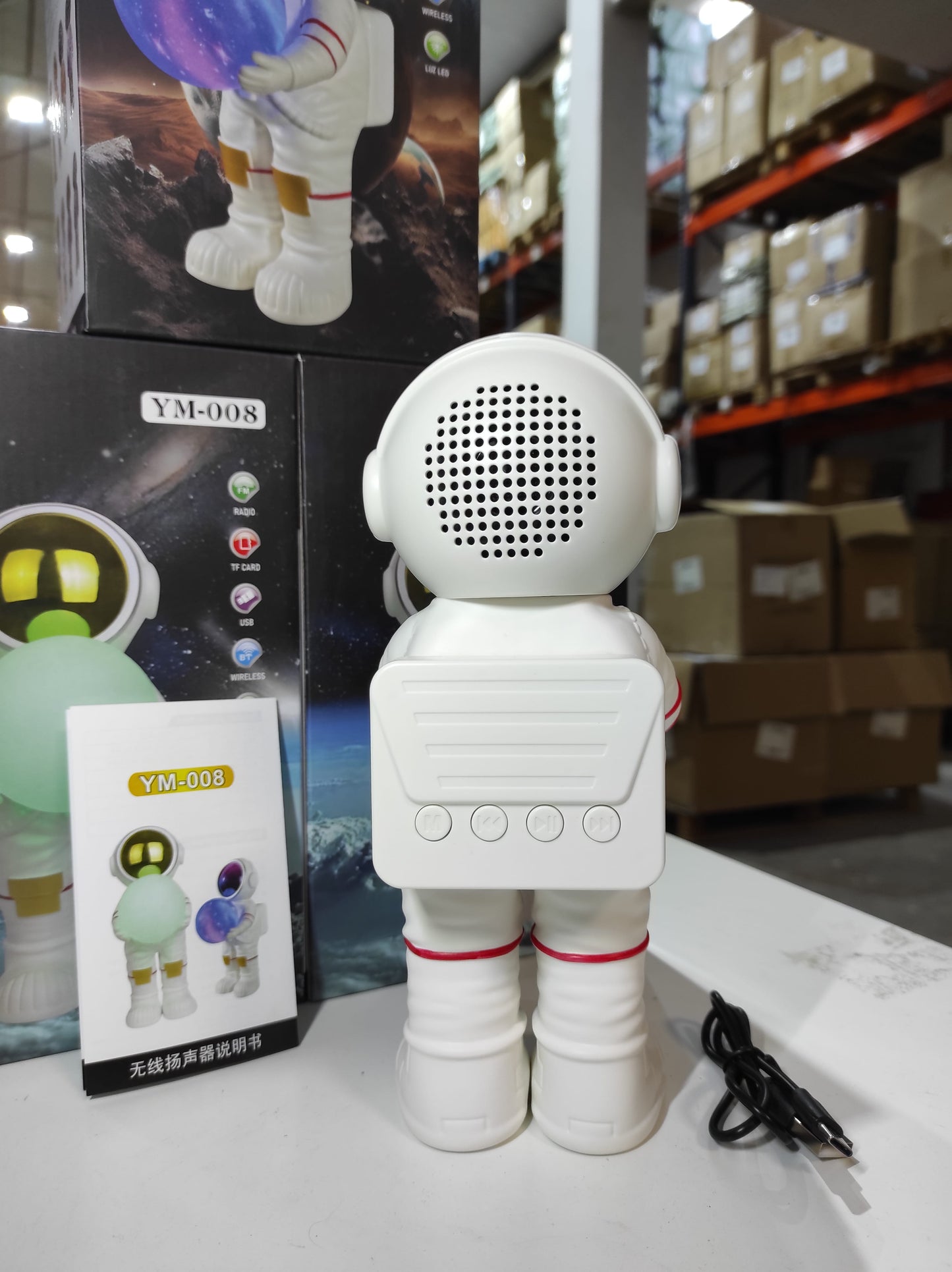 Lampara Y Parlante Astronauta Espacial LED